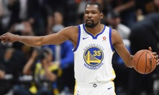 B体育体育娱乐-篮网主场大胜骑士，杜兰特状态回升