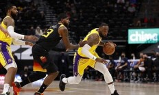 B体育体育培训-湖人大胜魔术，詹姆斯全面表现帮助球队轻松取胜的简单介绍