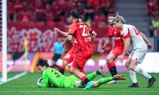 B体育体育vip注册-红牌下场，比赛走向险象环生