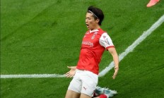 B体育体育登录入口-关于主队连续进球击败对手，赢得全场欢呼的信息