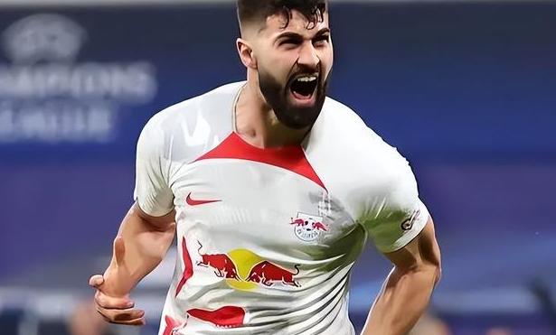 里尔中卫表现稳健,球队防守体系反弹 里尔中卫表现稳健,球队防守体系反弹