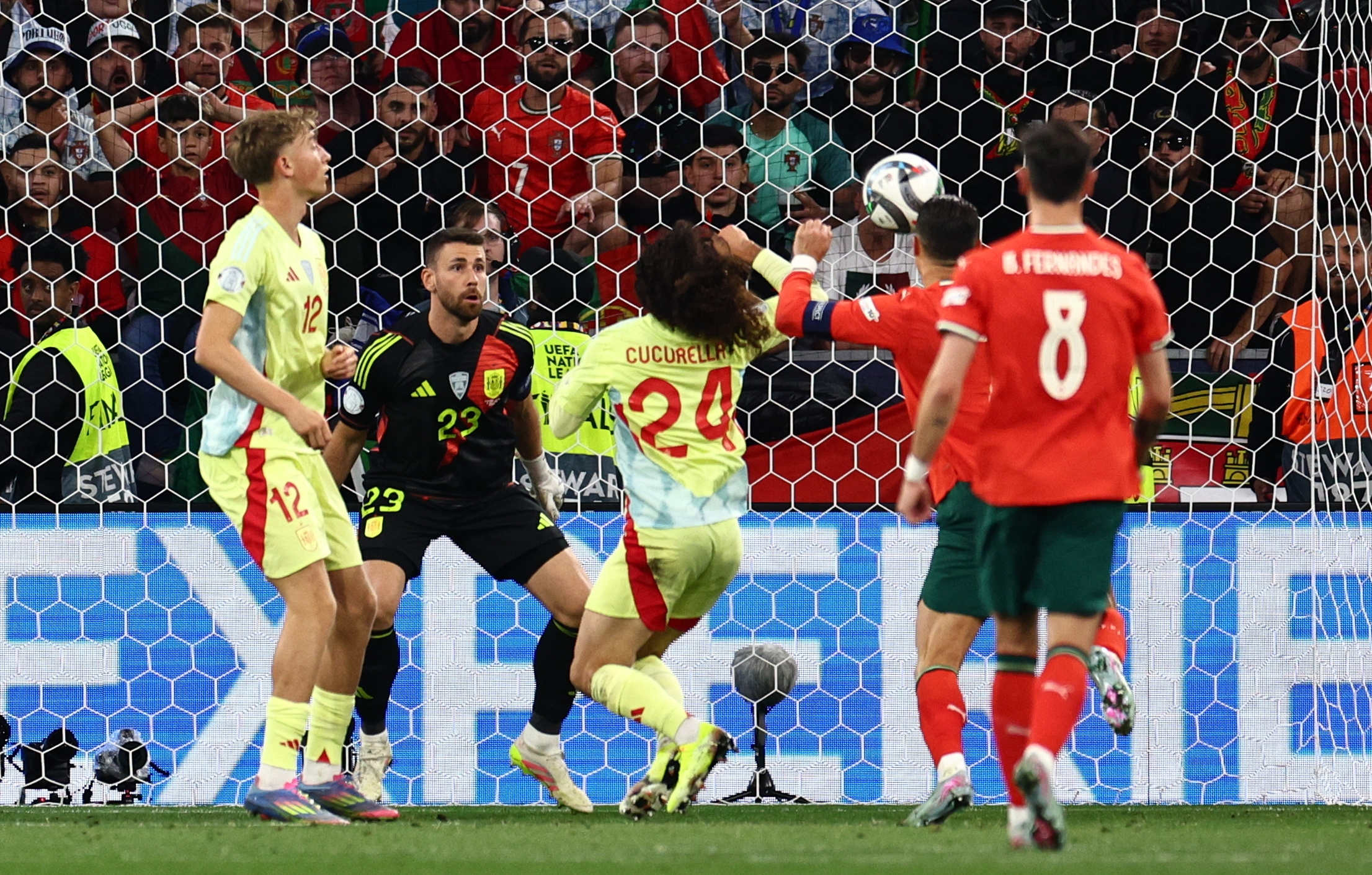 关于葡萄牙国家队惨遭挪威绝平,积分榜领先优势缩小的信息 关于葡萄牙国家队惨遭挪威绝平,积分榜领先优势缩小的信息