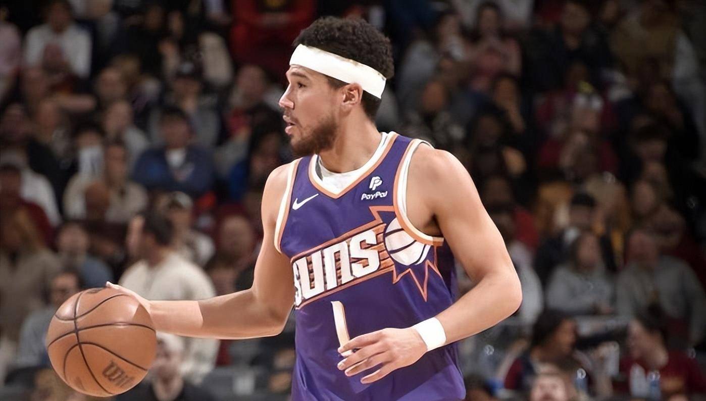 太阳擒下马刺,布克爆发砍下全队最高分 太阳擒下马刺,布克爆发砍下全队最高分