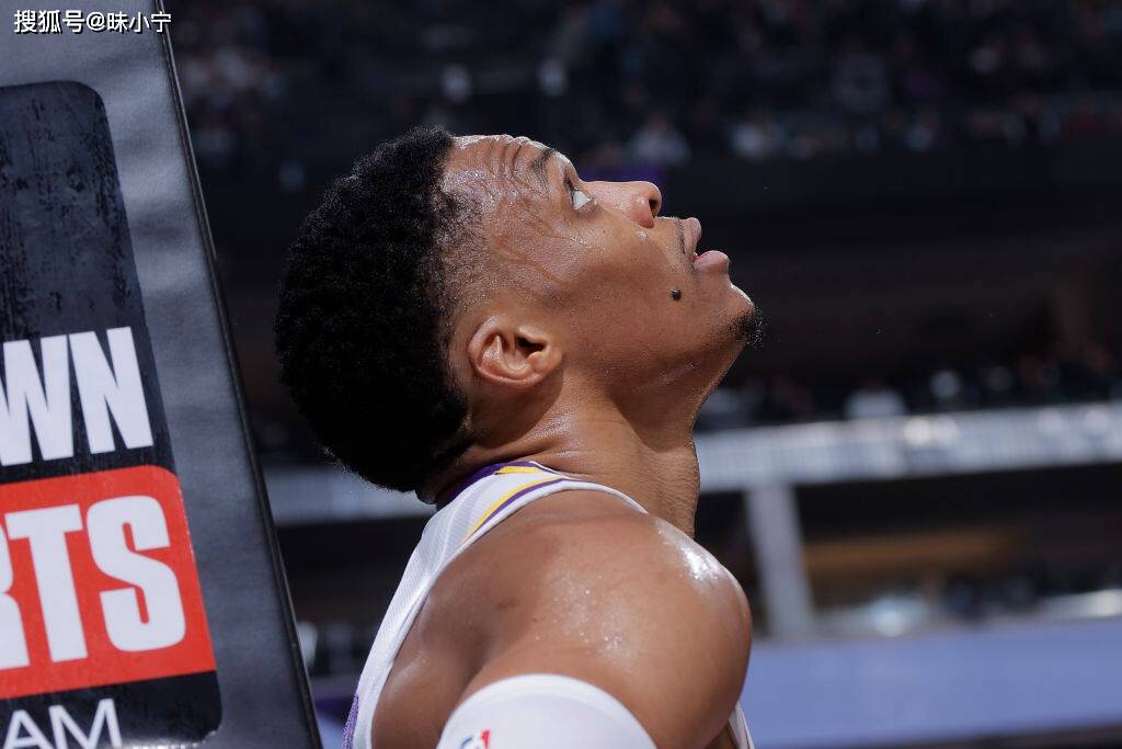 太阳中锋萨拉奇:我们要共同努力才能打好比赛 太阳中锋萨拉奇:我们要共同努力才能打好比赛