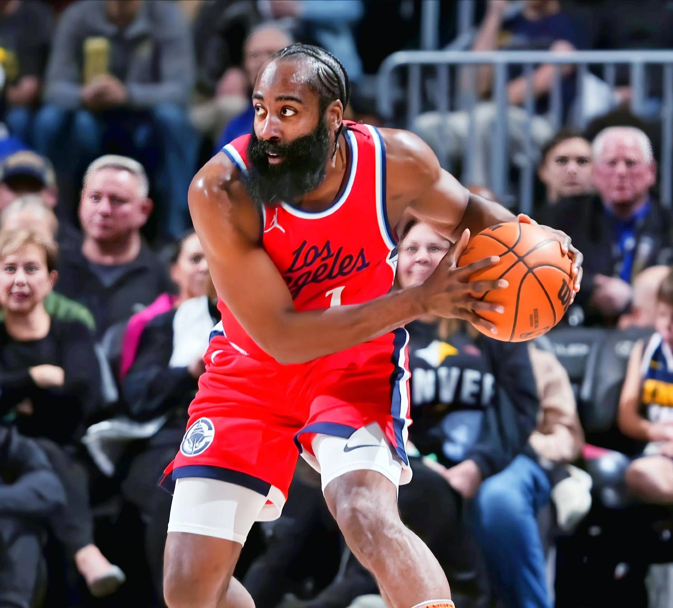 快船遭遇连败,客场不敌爵士 快船遭遇连败,客场不敌爵士