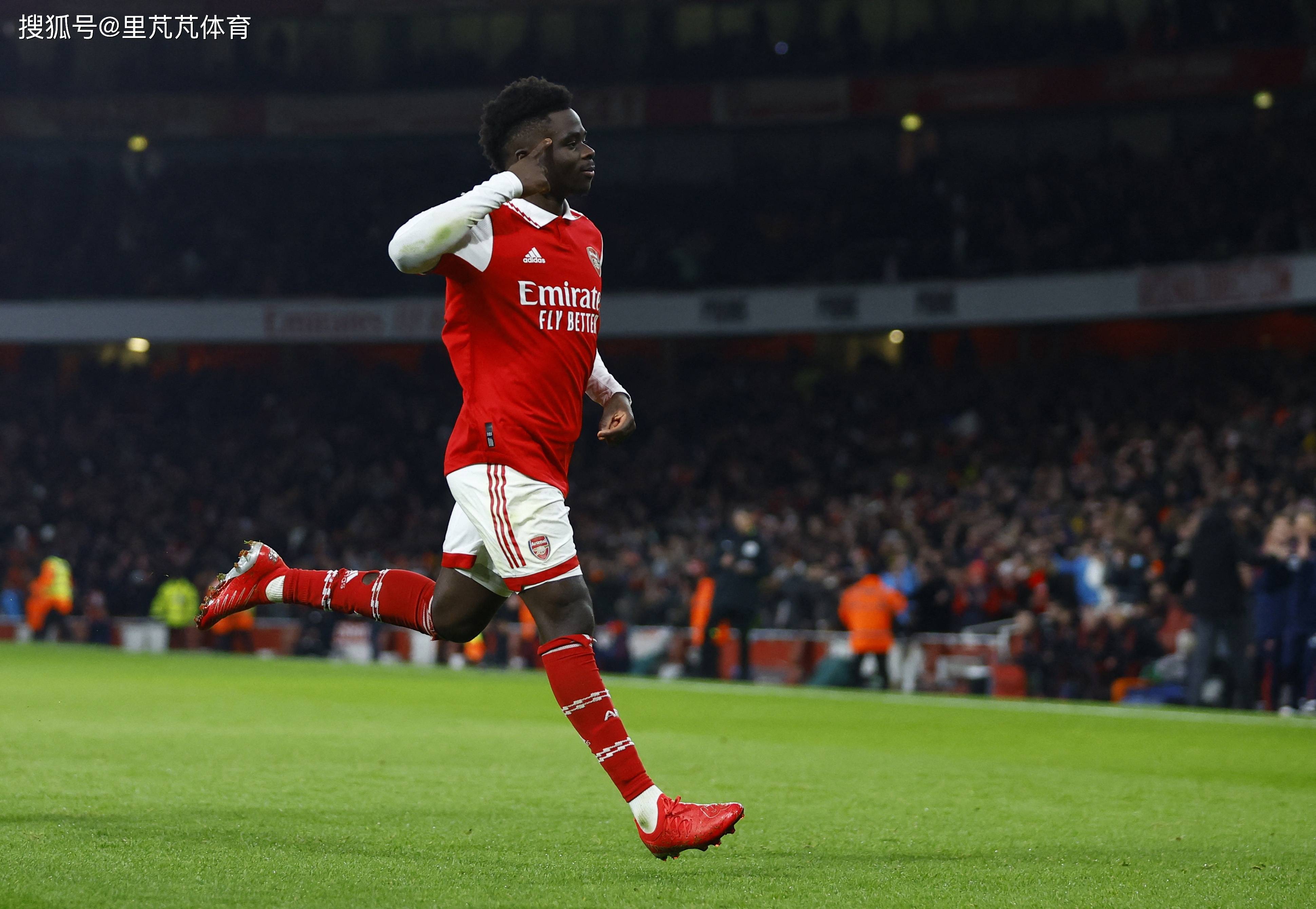 曼联主场告负,欧冠资格面临严峻考验 曼联主场告负,欧冠资格面临严峻考验